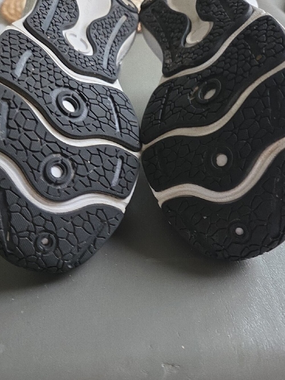 Womens Under Armour Charged Vantage - Used 6.5 No Box - Picture 8 of 10